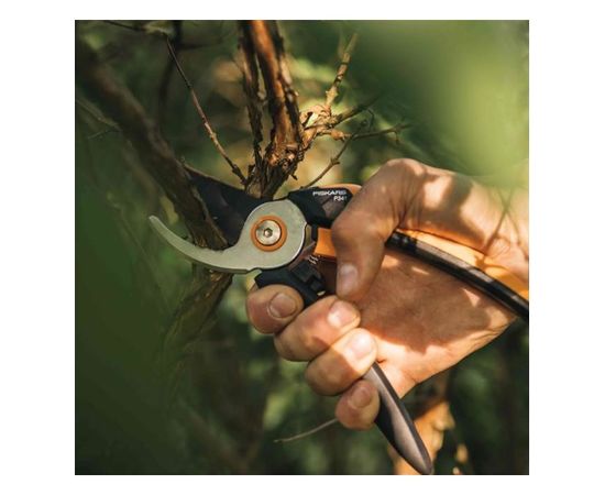  Секатор Fiskars Solid P341 (1057164) плоскостной 
